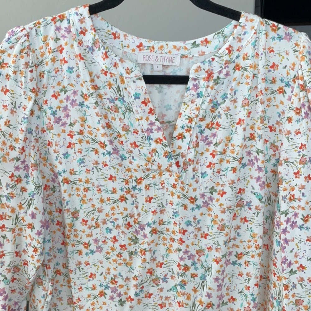 Rose & Thyme Floral Top - Picture 2 of 12
